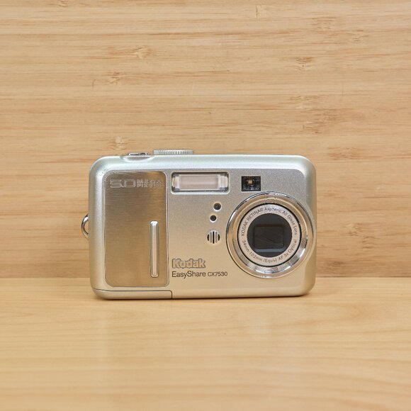 Kodak Easyshare CX7530 5 MP Digital Camera, with 3x Optical Zoom - Picture 1 of 8